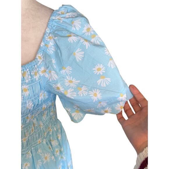 Simply southern NWT sz L puff sleeve, smock chest blue floral dress, cotton - Picture 2 of 11